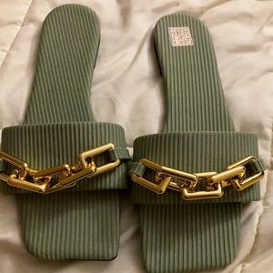 Women’s sandals